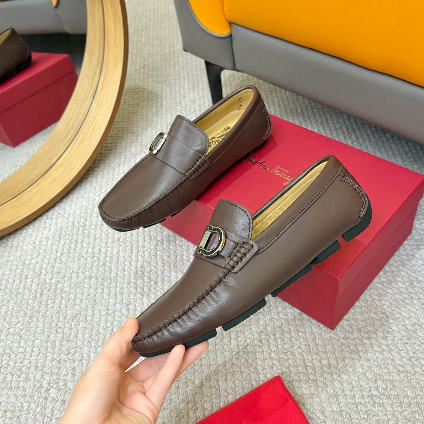 Men's men's shoes 💰420 (Yangli) Ferragamo 〰Ferragamo 2⃣️0⃣️2⃣️5️⃣ New series 👊🏻 Upper 🇮🇹 Italian imported calfskin, original outsole molding. Water-dyed sheepskin lining. The identity of every successful man is set off, and the upper and lower shoes are elegant and stable🚶🏻🚶🏻The high-end custom counter original replica is an eternal classic🔍️Number of codes: 38-46 with counter packaging